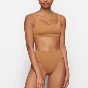 NWT SKIMS Signature Swim Tank Bikini Top